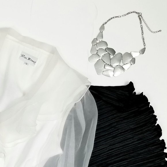 FIND THESE BEAUTIES & SO MUCH MORE IN MY CLOSET! - Picture 3 of 5